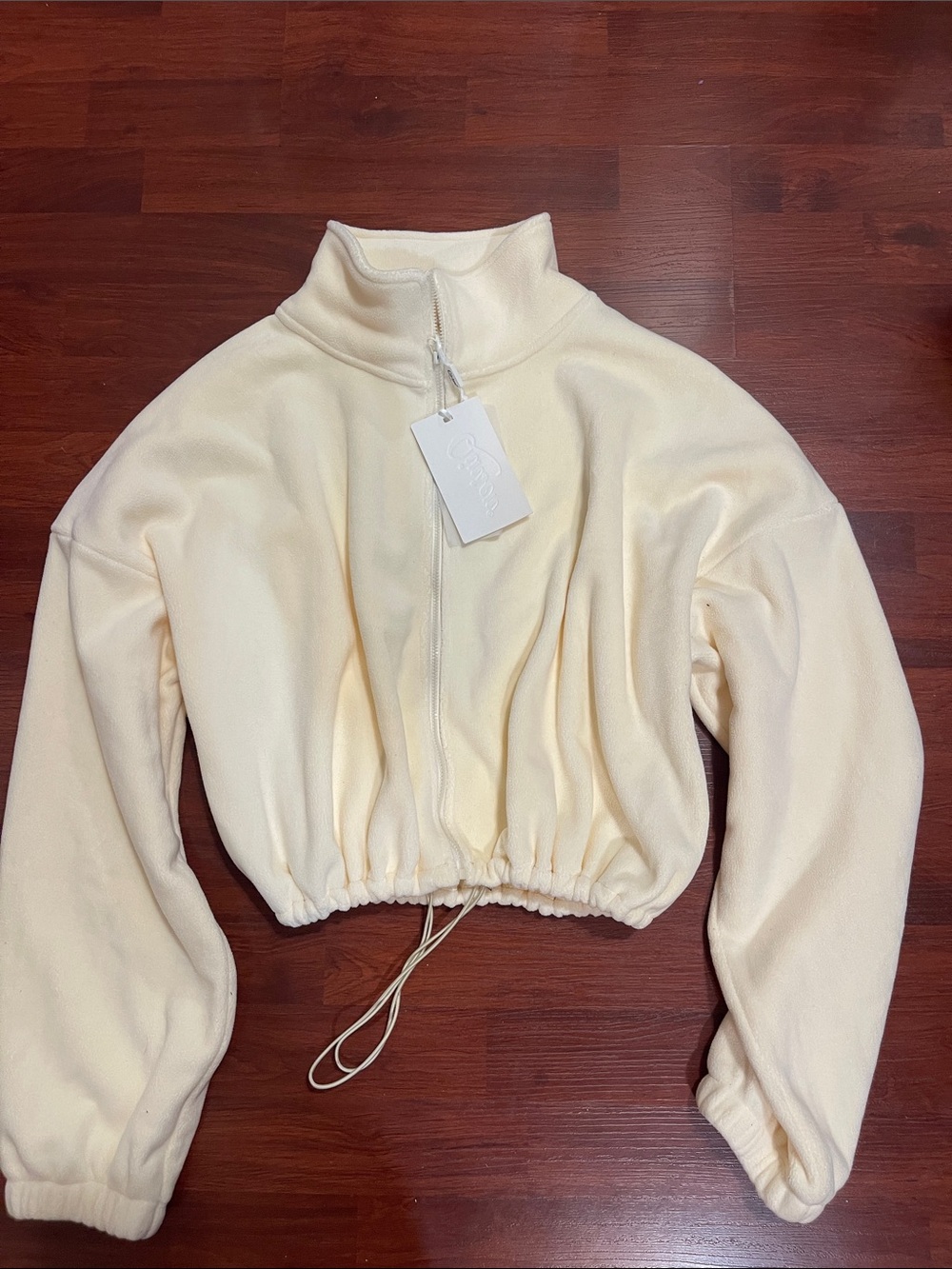 Women’s Cream Cropped Fleece Pullover Sweater